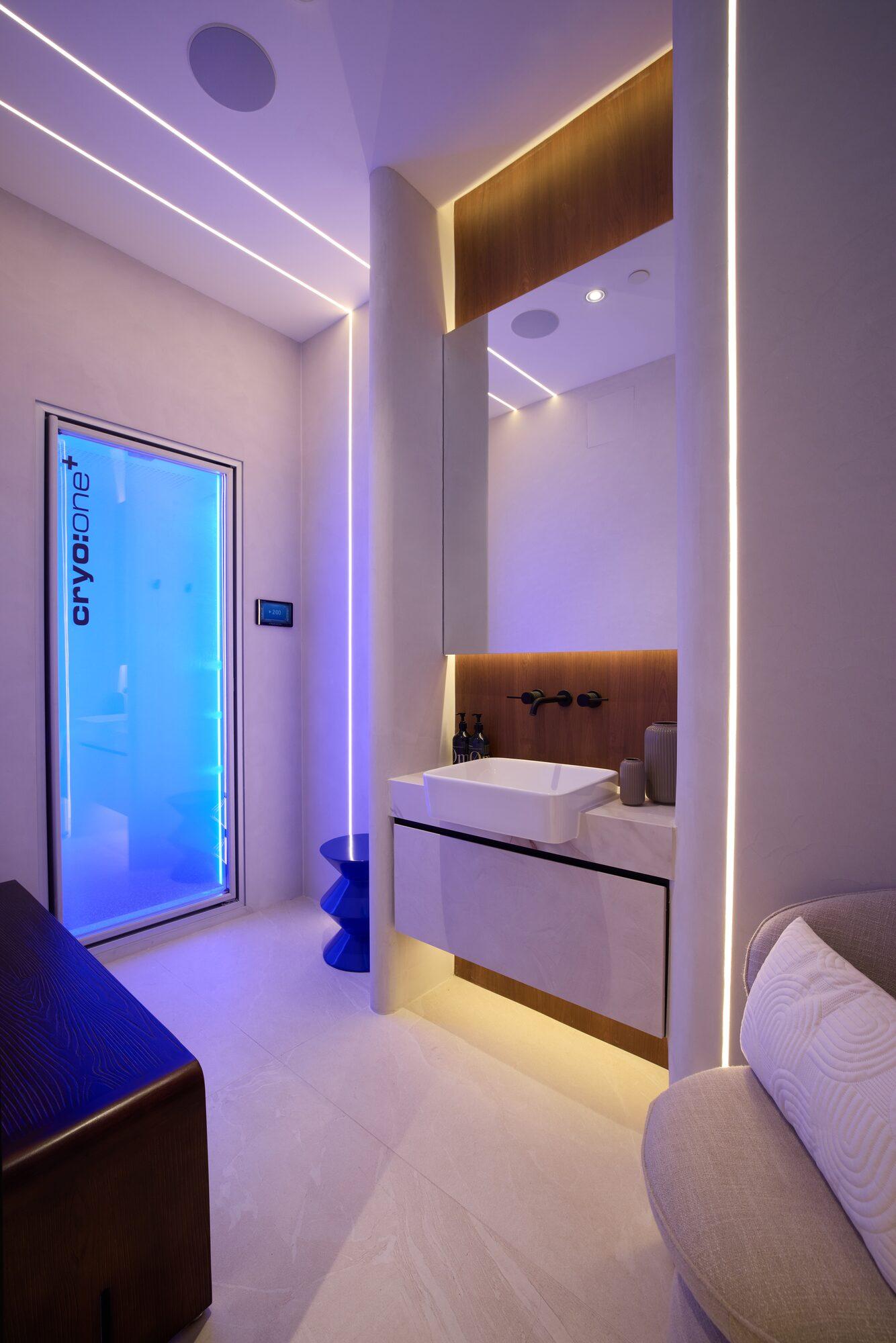 Elyx Life cryotherapy chamber